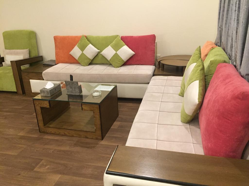 Terhal Hotel Suites 哈伊勒 外观 照片